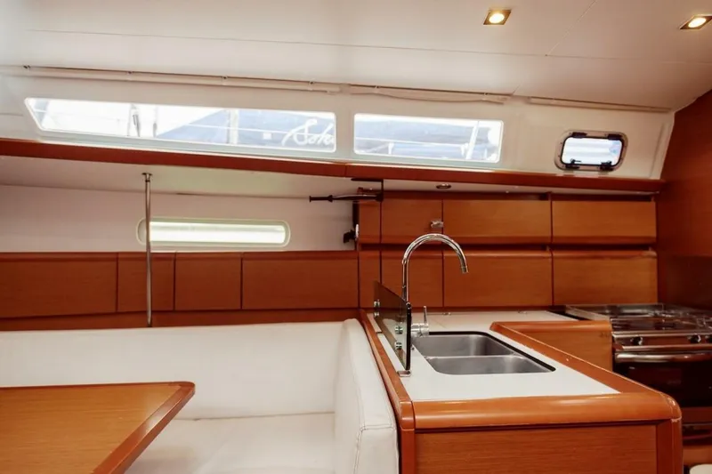 Slide: The Image of Jeanneau 389 Sun Odyssey 2019 - 27