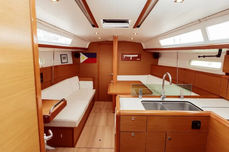 Slide: The Image of Jeanneau 389 Sun Odyssey 2019 - 28