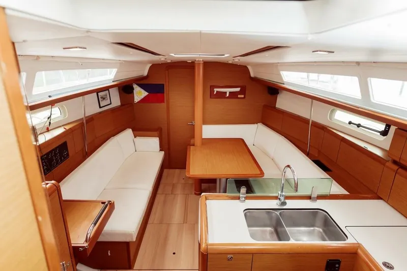 Slide: The Image of Jeanneau 389 Sun Odyssey 2019 - 29