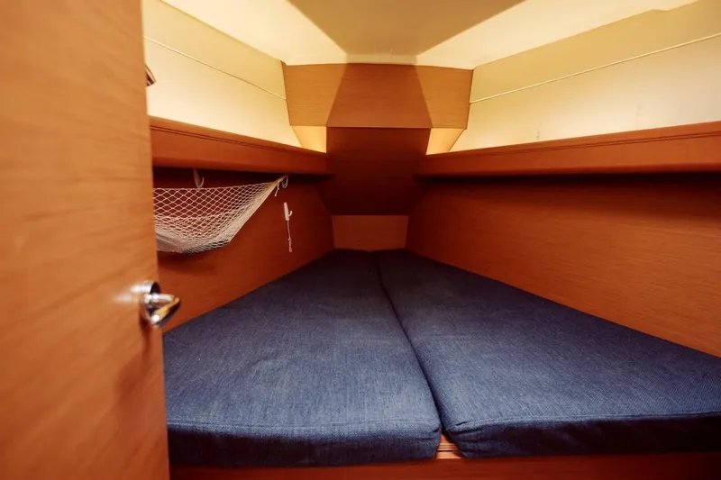 Slide: The Image of Jeanneau 389 Sun Odyssey 2019 - 32