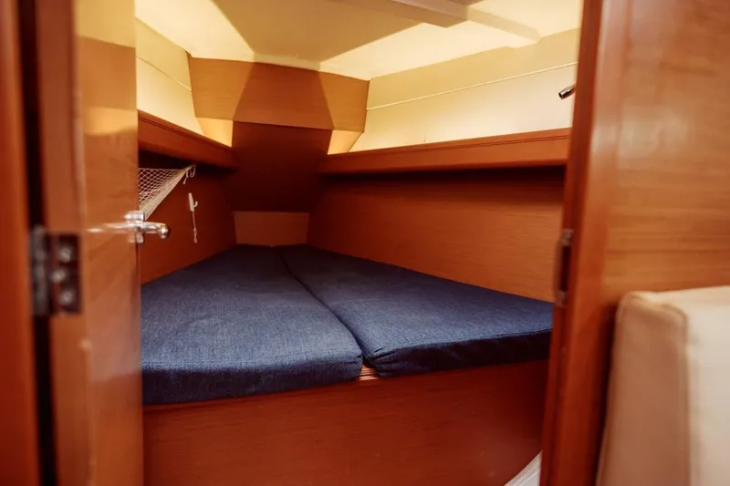 Slide: The Image of Jeanneau 389 Sun Odyssey 2019 - 33