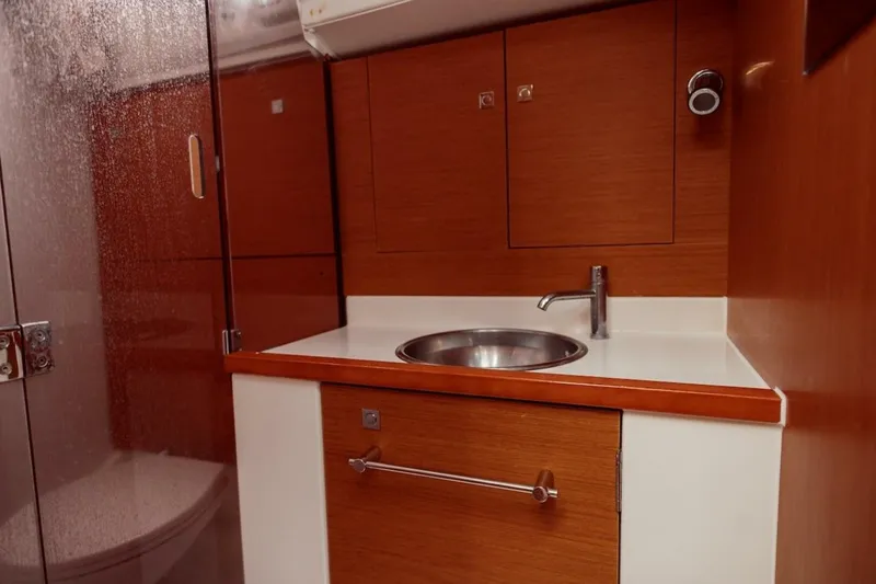 Slide: The Image of Jeanneau 389 Sun Odyssey 2019 - 35