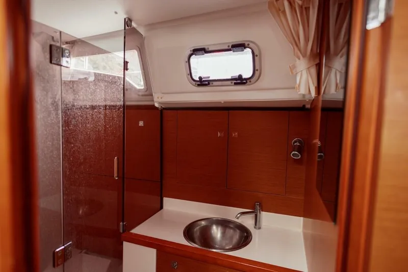 Slide: The Image of Jeanneau 389 Sun Odyssey 2019 - 37