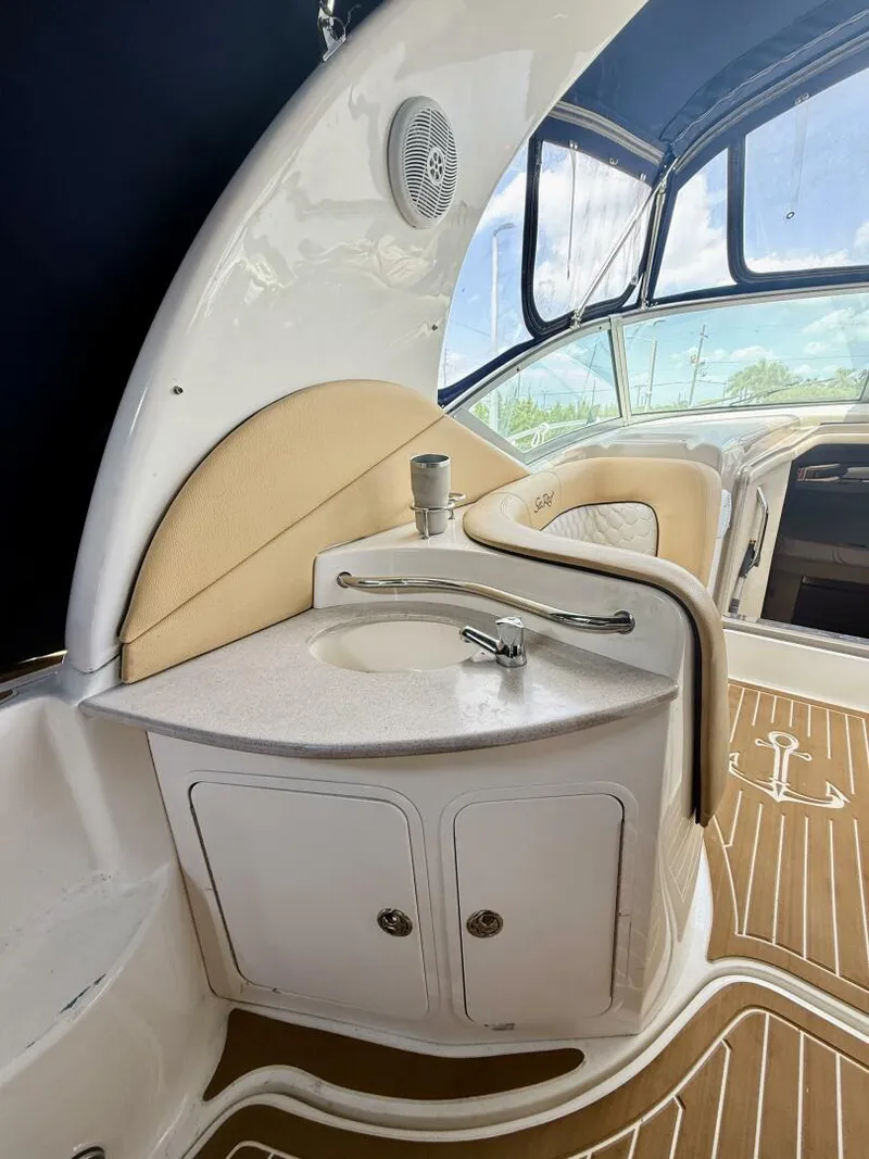 Slide: The Image of Sea Ray 320 Sundancer 2004 - 10