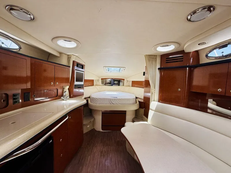 Slide: The Image of Sea Ray 320 Sundancer 2004 - 19
