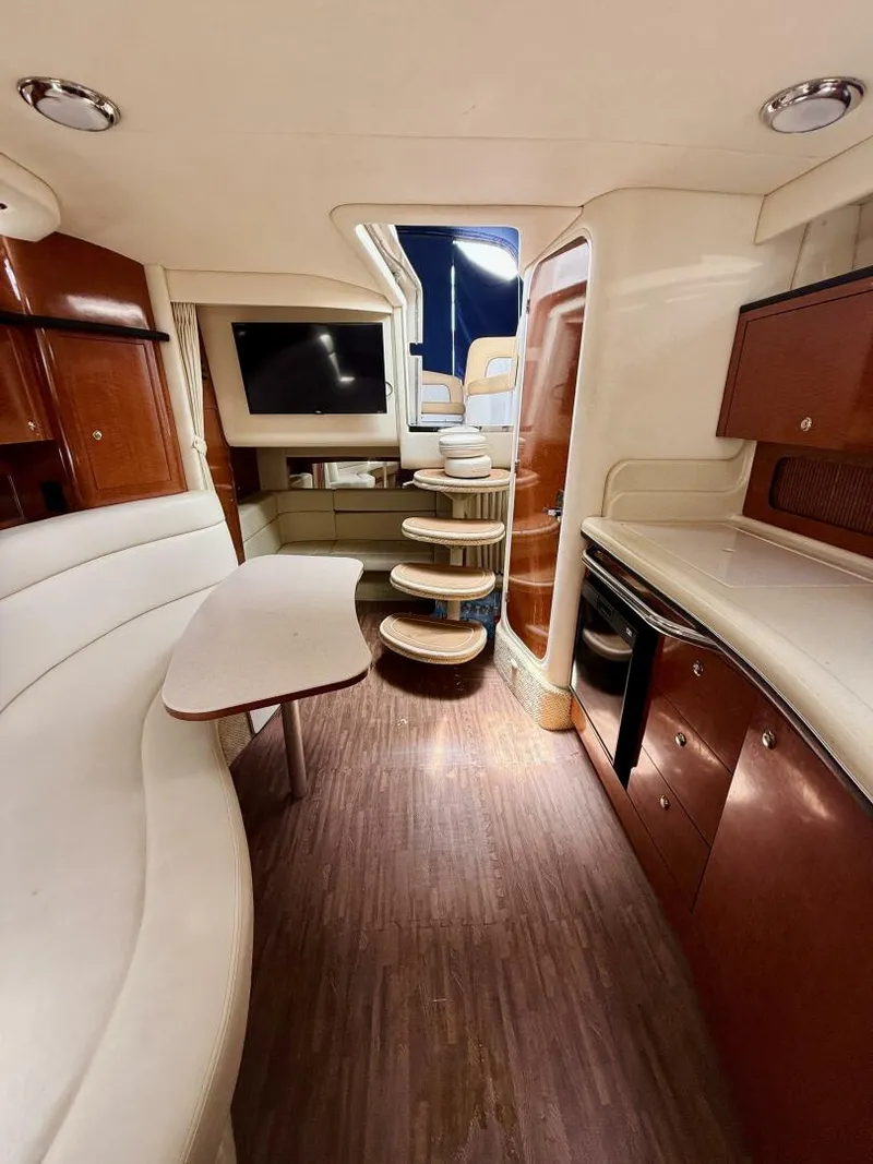 Slide: The Image of Sea Ray 320 Sundancer 2004 - 21