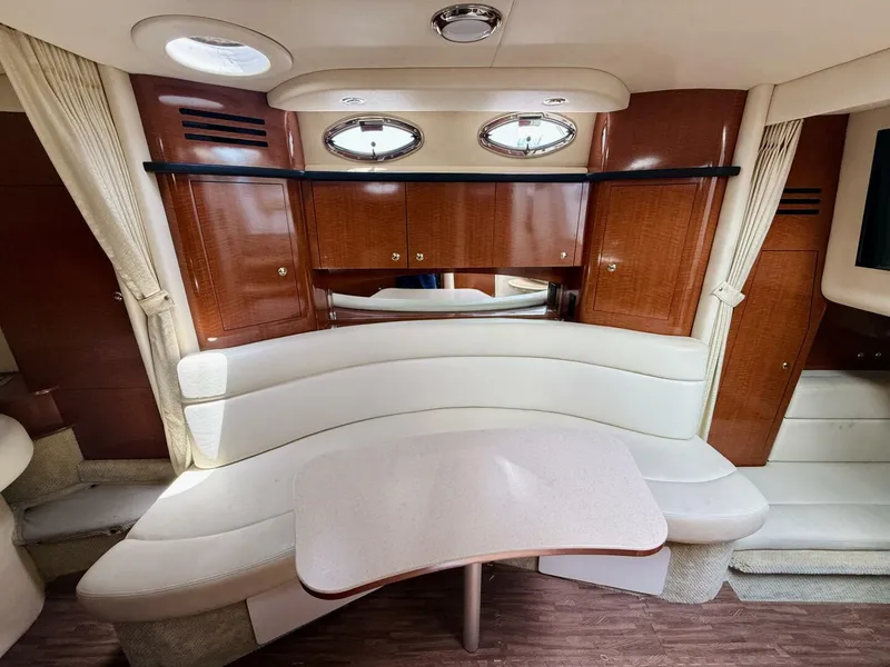 Slide: The Image of Sea Ray 320 Sundancer 2004 - 26