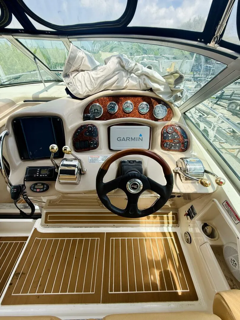 Slide: The Image of Sea Ray 320 Sundancer 2004 - 7
