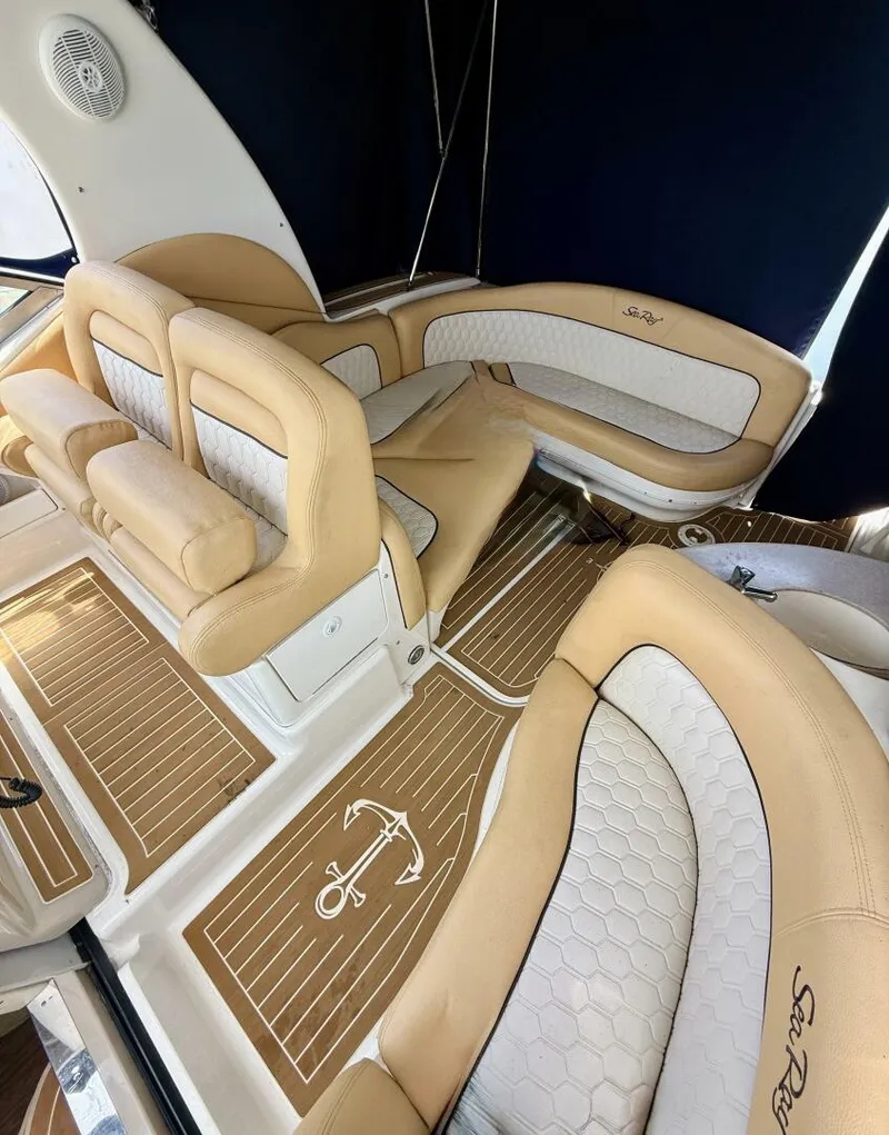 Slide: The Image of Sea Ray 320 Sundancer 2004 - 8