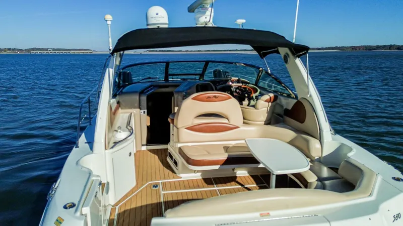 Slide: The Image of Sea Ray 2000 - 18