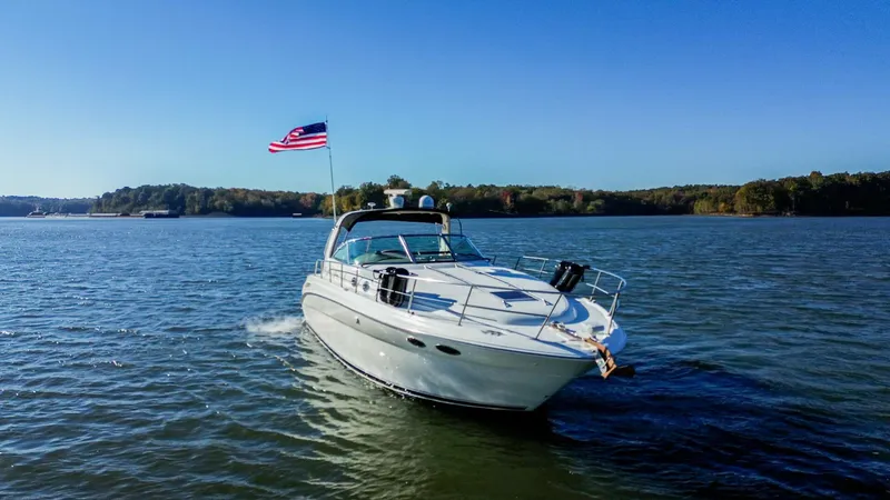 Slide: The Image of Sea Ray 2000 - 24