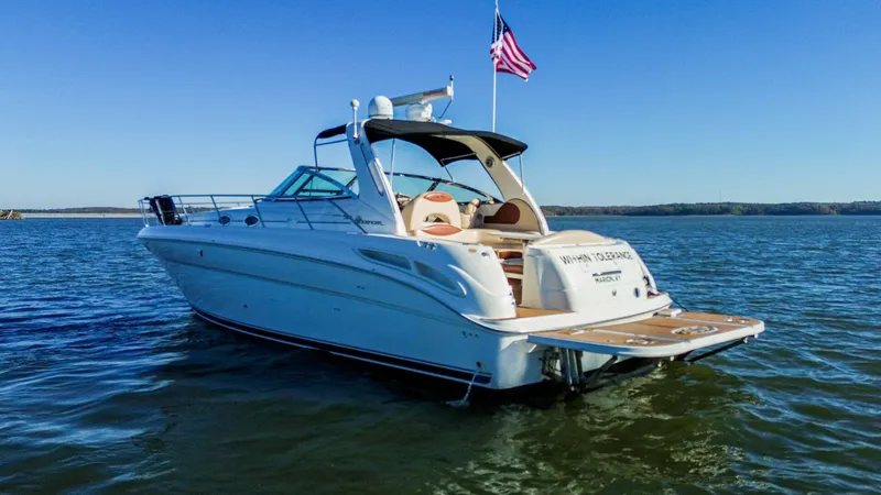 Slide: The Image of Sea Ray 2000 - 26