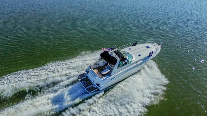 Slide: The Image of Sea Ray 2000 - 5
