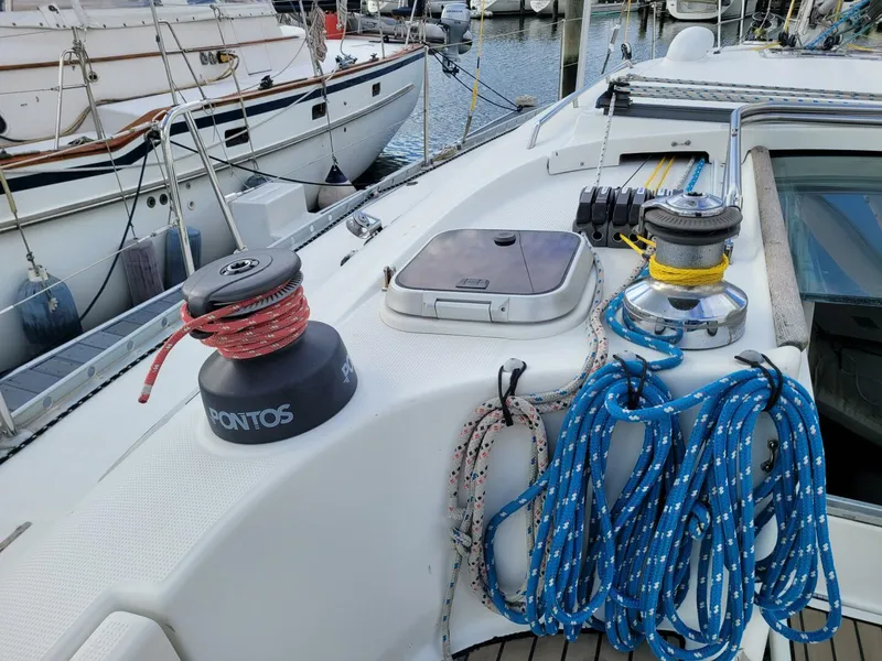 Slide: The Image of Beneteau 42s7 1996 - 10