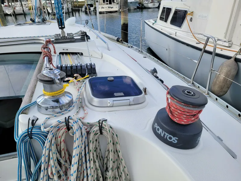 Slide: The Image of Beneteau 42s7 1996 - 11