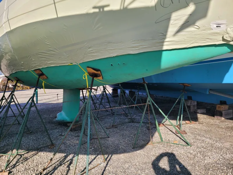 Slide: The Image of Beneteau 42s7 1996 - 30