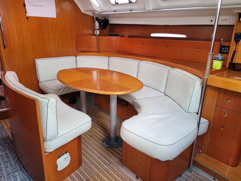 Slide: The Image of Beneteau 42s7 1996 - 33