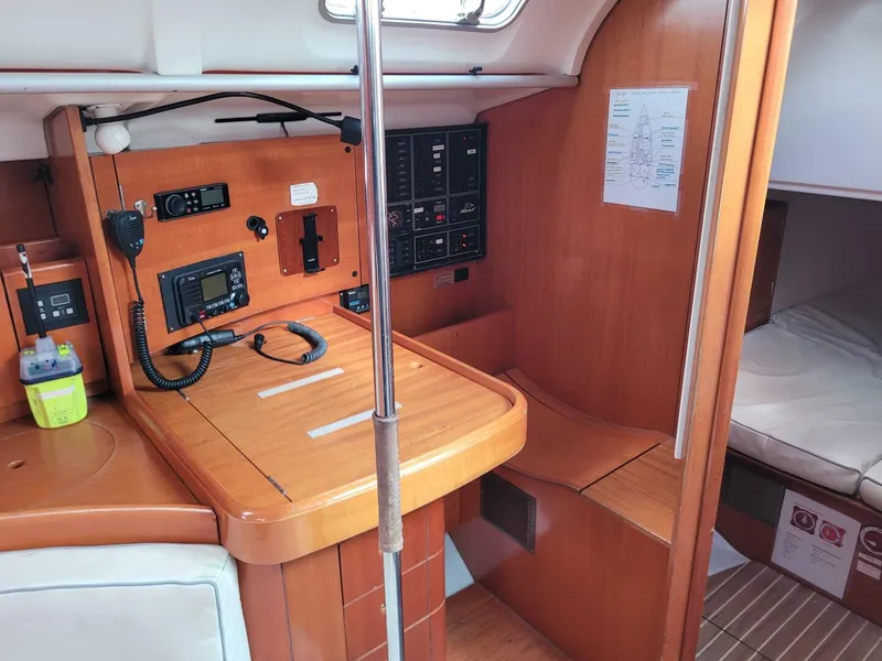 Slide: The Image of Beneteau 42s7 1996 - 44