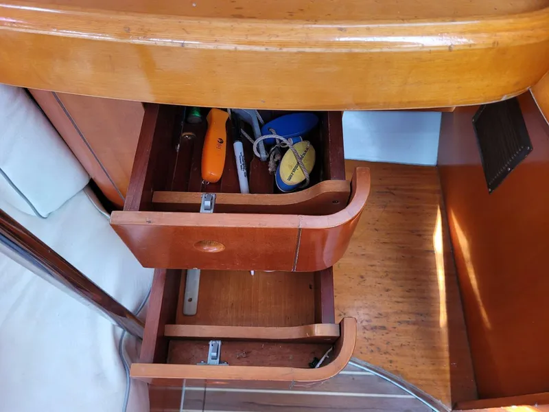 Slide: The Image of Beneteau 42s7 1996 - 45