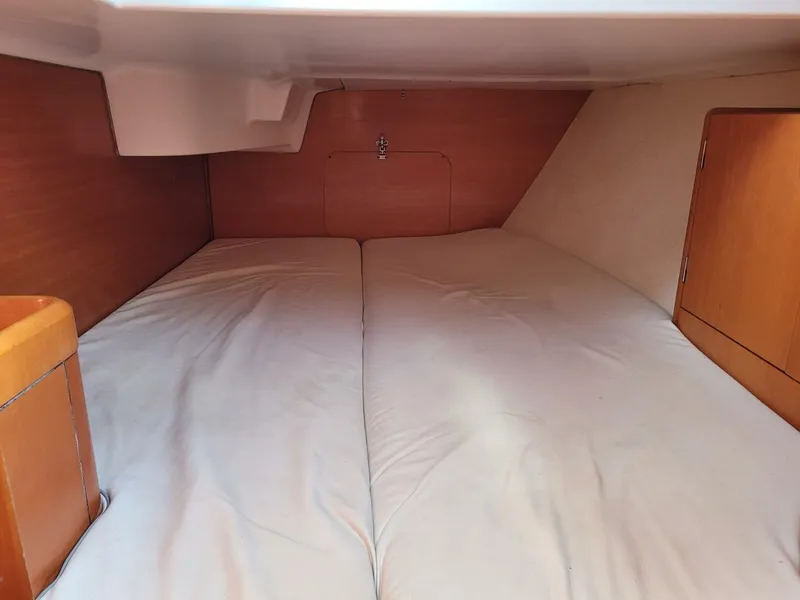 Slide: The Image of Beneteau 42s7 1996 - 53