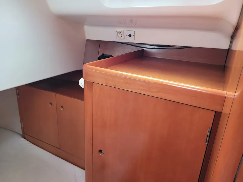 Slide: The Image of Beneteau 42s7 1996 - 54