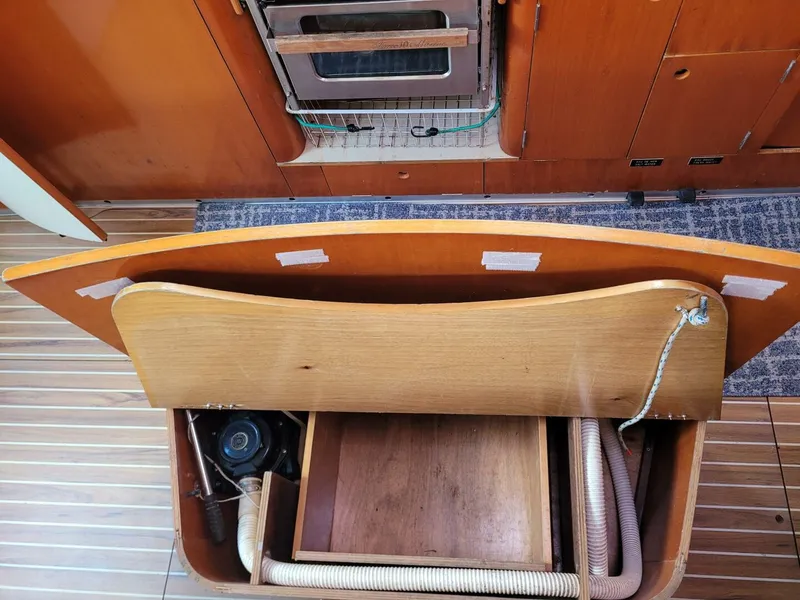 Slide: The Image of Beneteau 42s7 1996 - 69