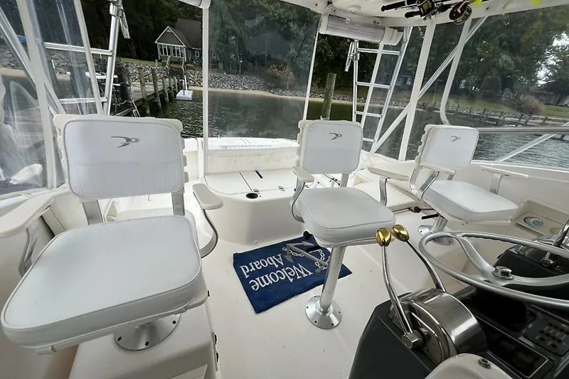 Slide: The Image of Pursuit 3000 Offshore 2001 - 10