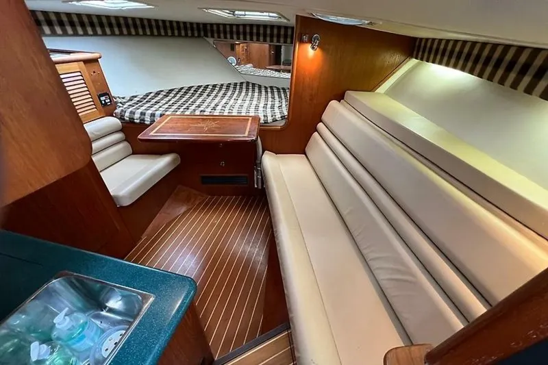 Slide: The Image of Pursuit 3000 Offshore 2001 - 13