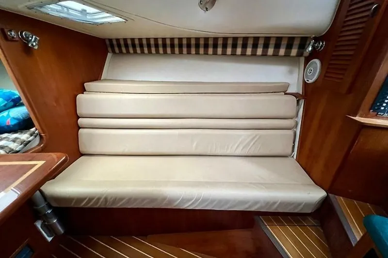 Slide: The Image of Pursuit 3000 Offshore 2001 - 15