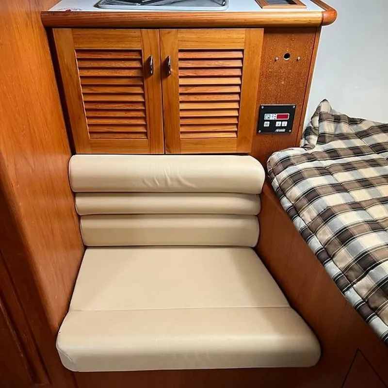 Slide: The Image of Pursuit 3000 Offshore 2001 - 18