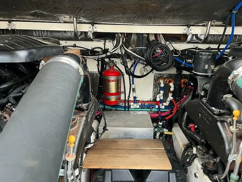 Slide: The Image of Pursuit 3000 Offshore 2001 - 26