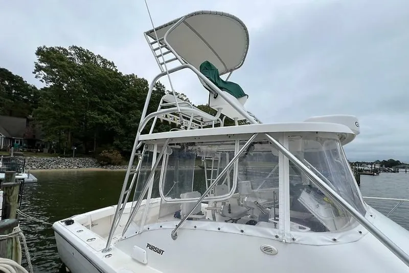 Slide: The Image of Pursuit 3000 Offshore 2001 - 5