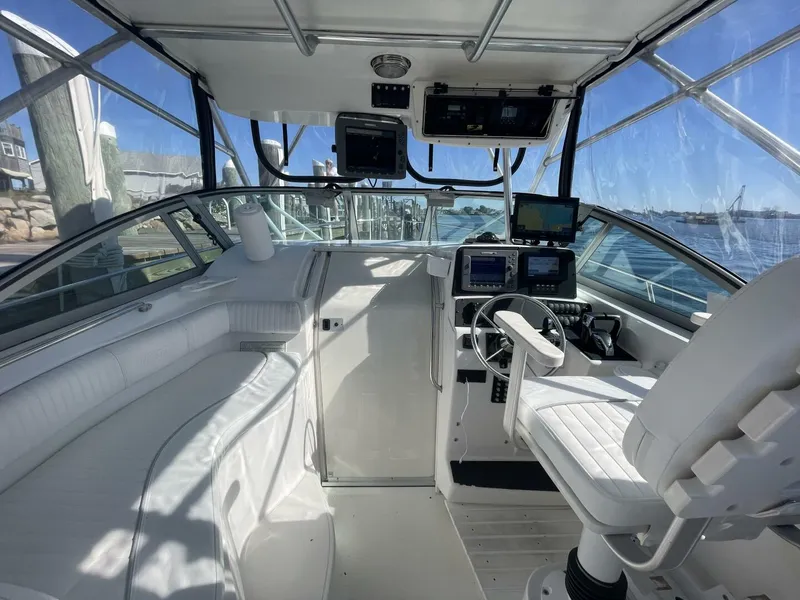 Slide: The Image of Boston Whaler 285 Conquest 2001 - 10