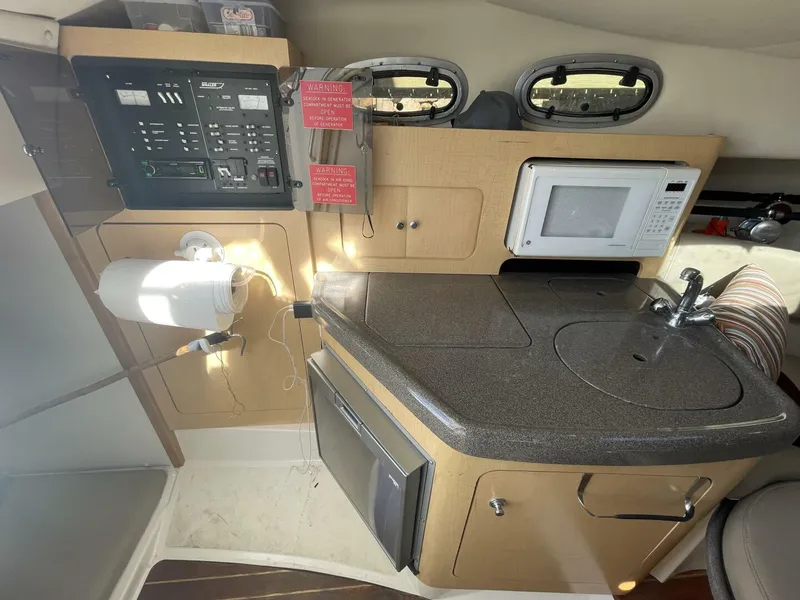 Slide: The Image of Boston Whaler 285 Conquest 2001 - 21