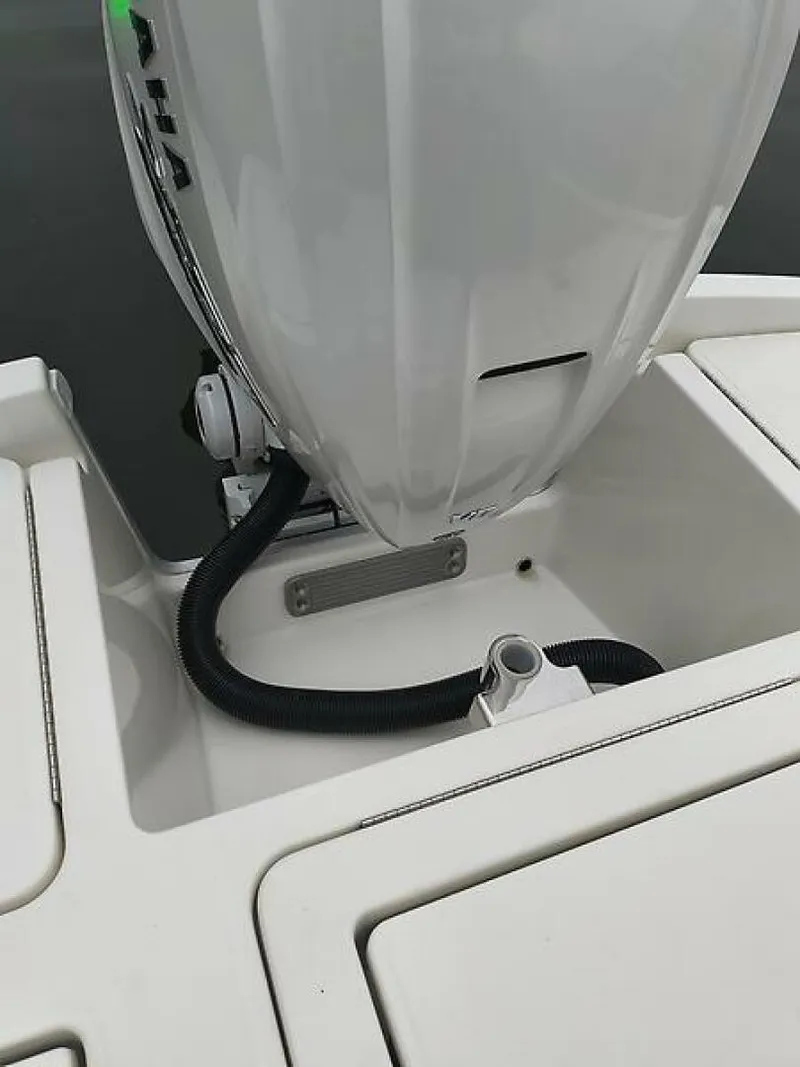 Slide: The Image of Regulator Marine 26 XO 2023 - 18