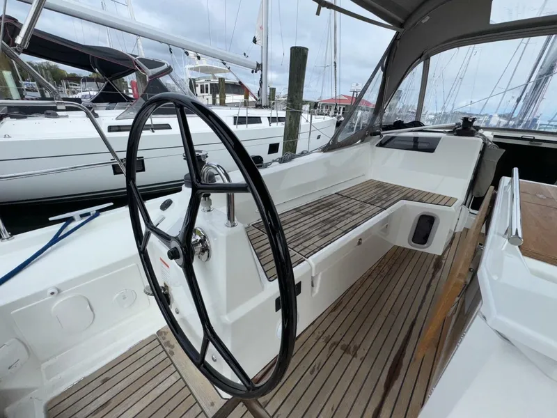 Slide: The Image of Beneteau Oceanis 40.1 2022 - 10