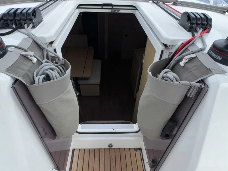Slide: The Image of Beneteau Oceanis 40.1 2022 - 22