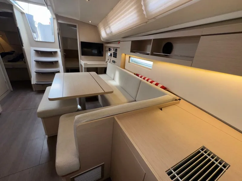 Slide: The Image of Beneteau Oceanis 40.1 2022 - 23