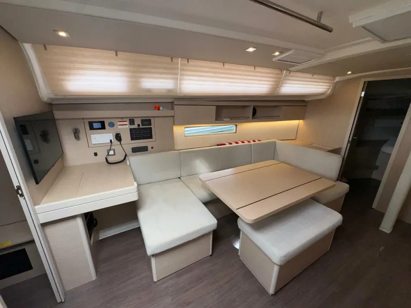 Slide: The Image of Beneteau Oceanis 40.1 2022 - 28