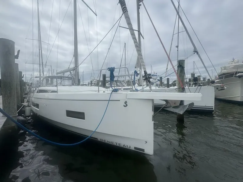 Slide: The Image of Beneteau Oceanis 40.1 2022 - 3