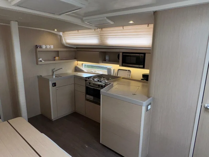 Slide: The Image of Beneteau Oceanis 40.1 2022 - 32