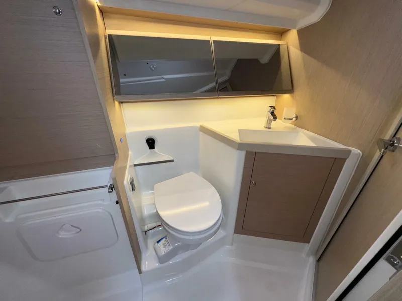 Slide: The Image of Beneteau Oceanis 40.1 2022 - 37