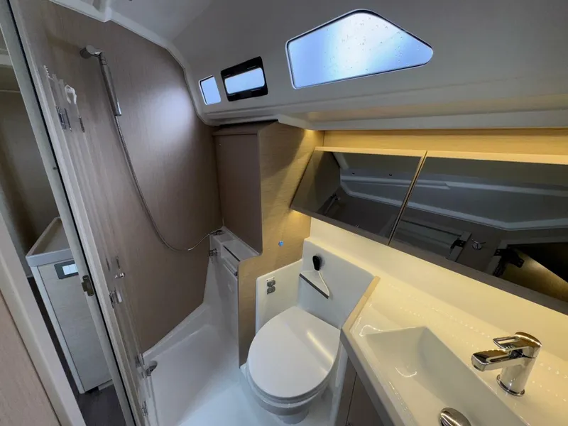 Slide: The Image of Beneteau Oceanis 40.1 2022 - 38
