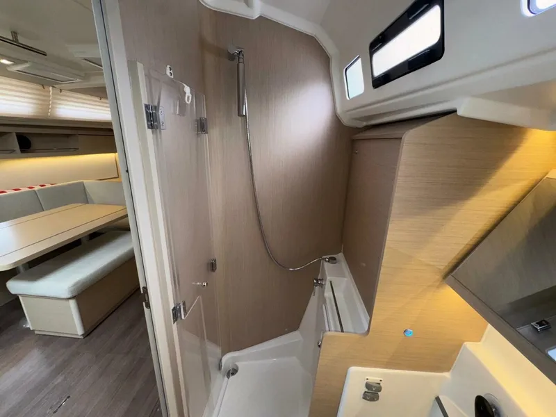 Slide: The Image of Beneteau Oceanis 40.1 2022 - 40