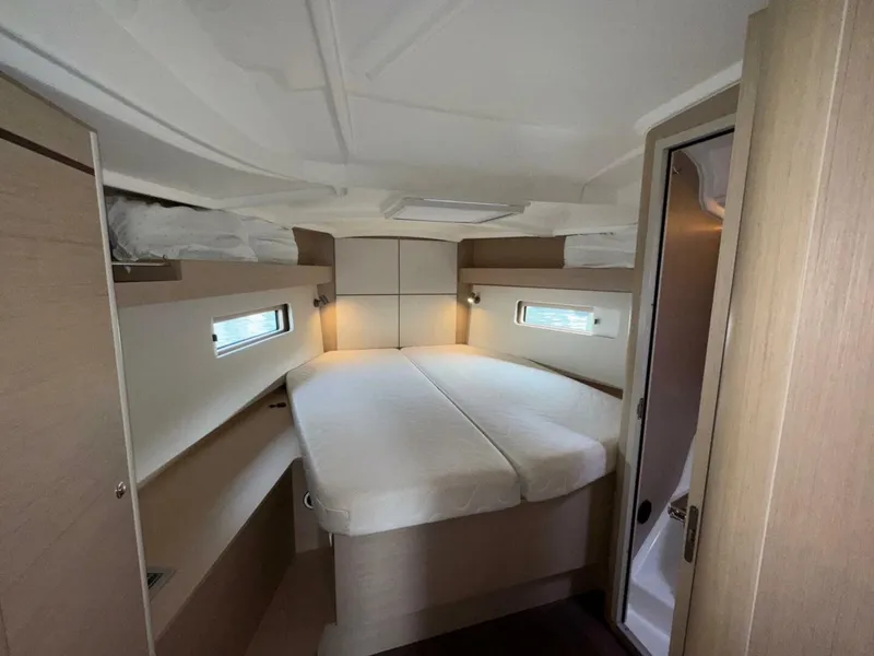 Slide: The Image of Beneteau Oceanis 40.1 2022 - 41