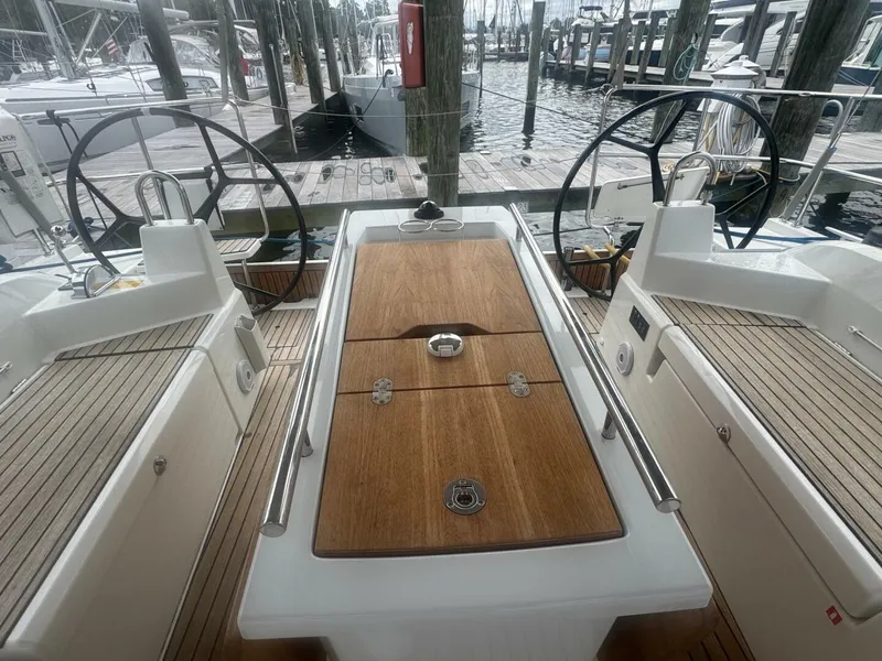Slide: The Image of Beneteau Oceanis 40.1 2022 - 5