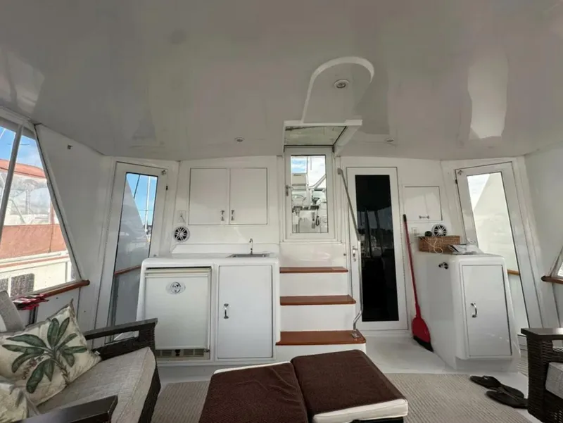 Slide: The Image of Hatteras 48 Cockpit Motor Yacht 1994 - 10