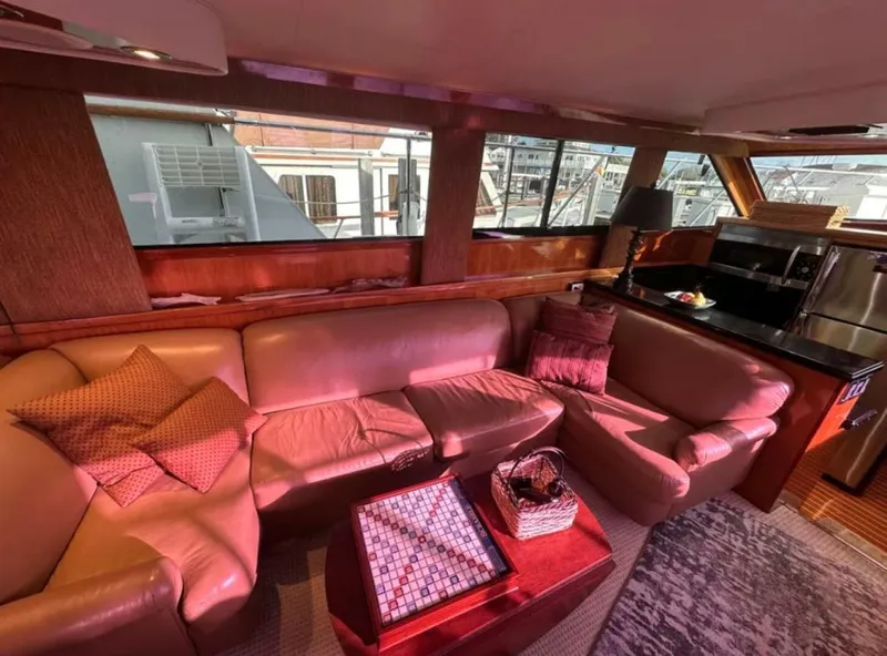 Slide: The Image of Hatteras 48 Cockpit Motor Yacht 1994 - 14