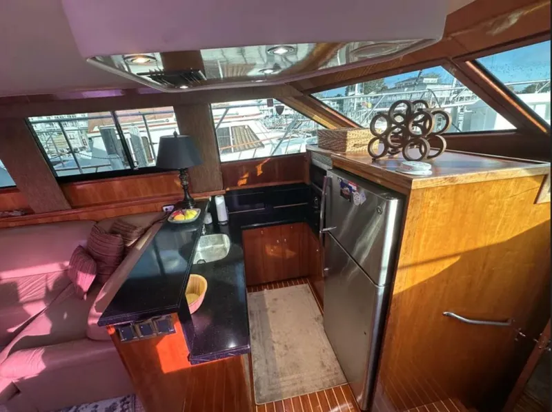 Slide: The Image of Hatteras 48 Cockpit Motor Yacht 1994 - 18