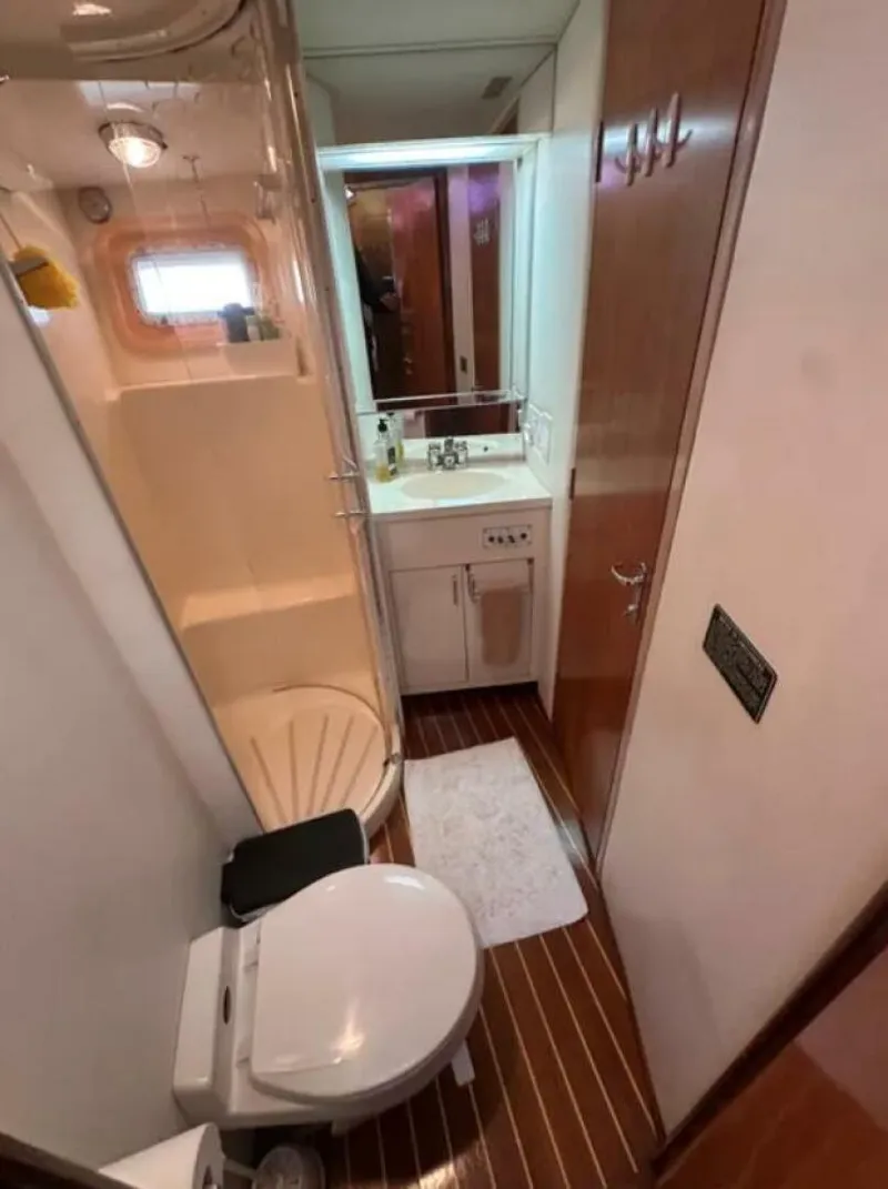 Slide: The Image of Hatteras 48 Cockpit Motor Yacht 1994 - 21